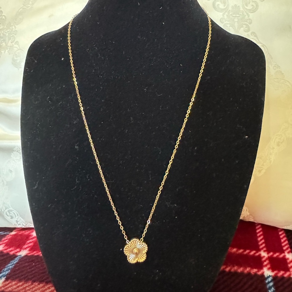 18k gold plated stainless steel flower necklace